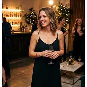 Alya Black Women's Chemise